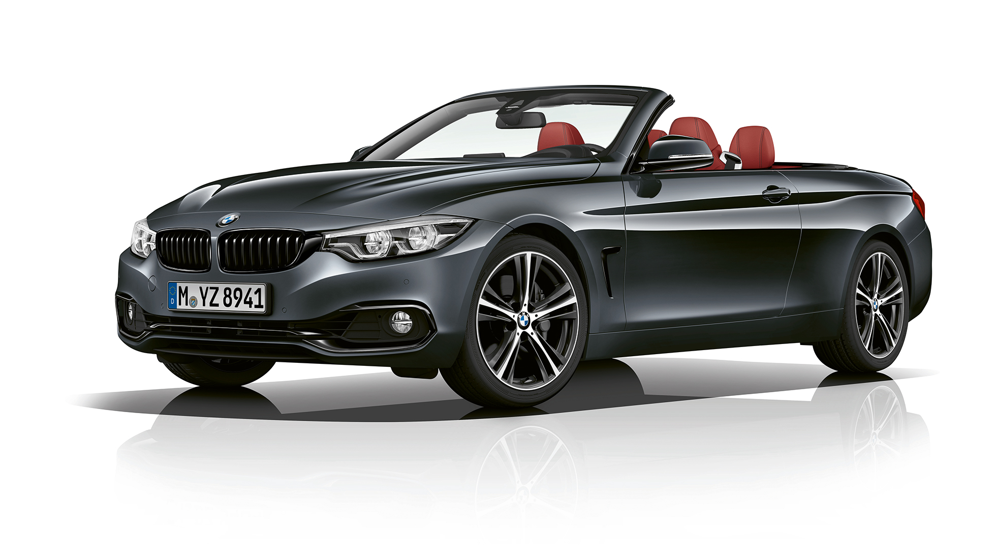 BMW radu 4 Cabrio, model Sport Line, trojštvrťový predný pohľad BMW radu 4 Cabrio, model Sport Line, trojštvrťový predný pohľad