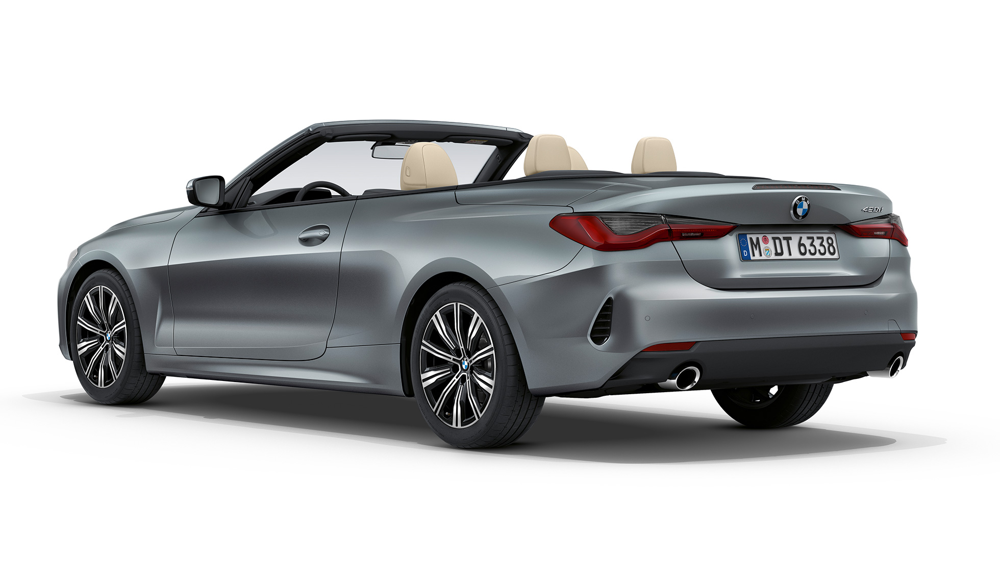 Zadná časť BMW radu 4 Cabrio G23 2020 základný model BMW radu 4 Cabrio G23 2020 Základná výbava metalíza Bluestone zadobočný pohľad