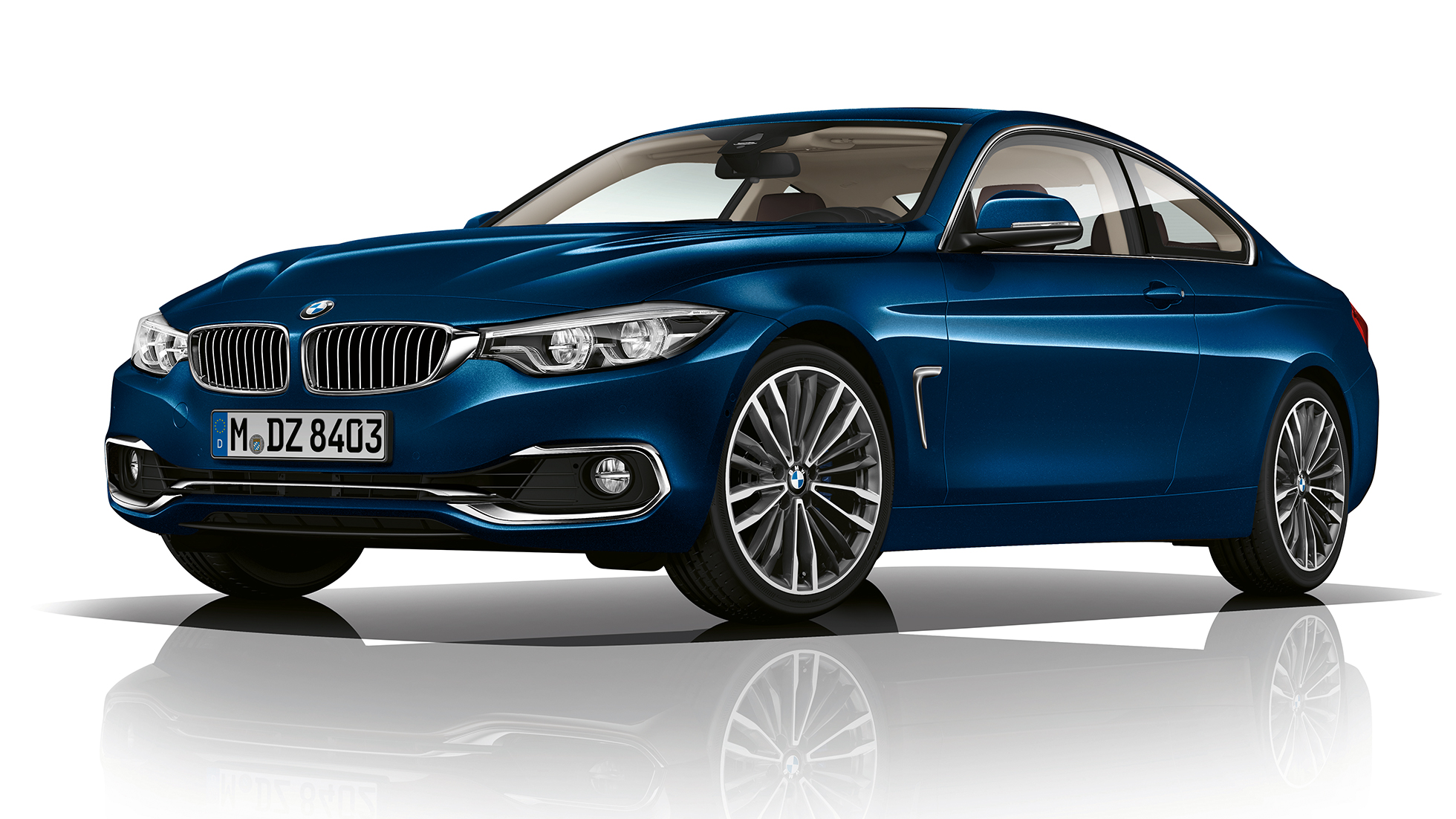 BMW radu 4 Coupé, model Luxury Line, trojštvrťový predný pohľad BMW radu 4 Coupé, model Luxury Line, trojštvrťový predný pohľad