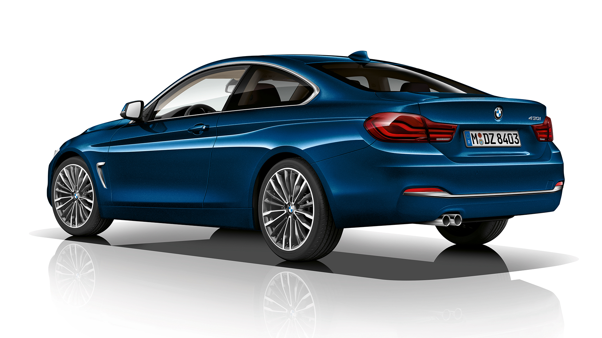 BMW radu 4 Coupé, model Luxury Line, trojštvrťový zadný pohľad BMW radu 4 Coupé, model Luxury Line, trojštvrťový zadný pohľad