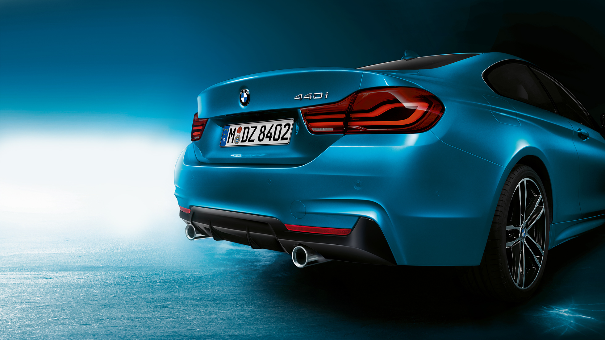 BMW radu 4 Coupé, názov modelu na zadnej časti BMW radu 4 Coupé, názov modelu na zadnej časti