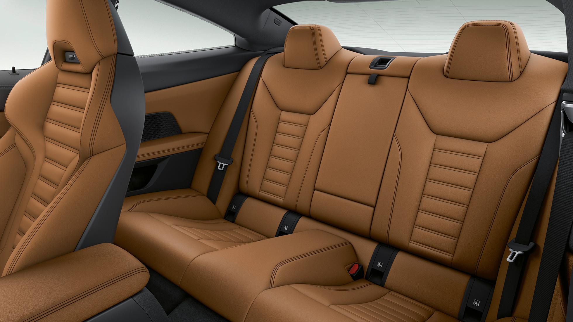 Kabína vzadu BMW radu 4 Coupé G22 BMW radu 4 Coupé G22 2020 interiér športové sedadlá vzadu