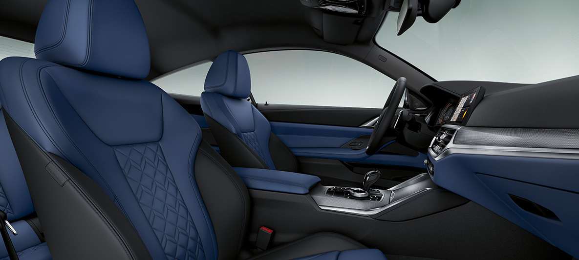 Koža Merino Fjord Blue/Black BMW radu 4 Coupé Individual 2020 G22 interiér BMW Individual koža s rozšíreným rozsahom Merino Fjord Blue/Black BMW radu 4 Coupé G22 2020 interiér