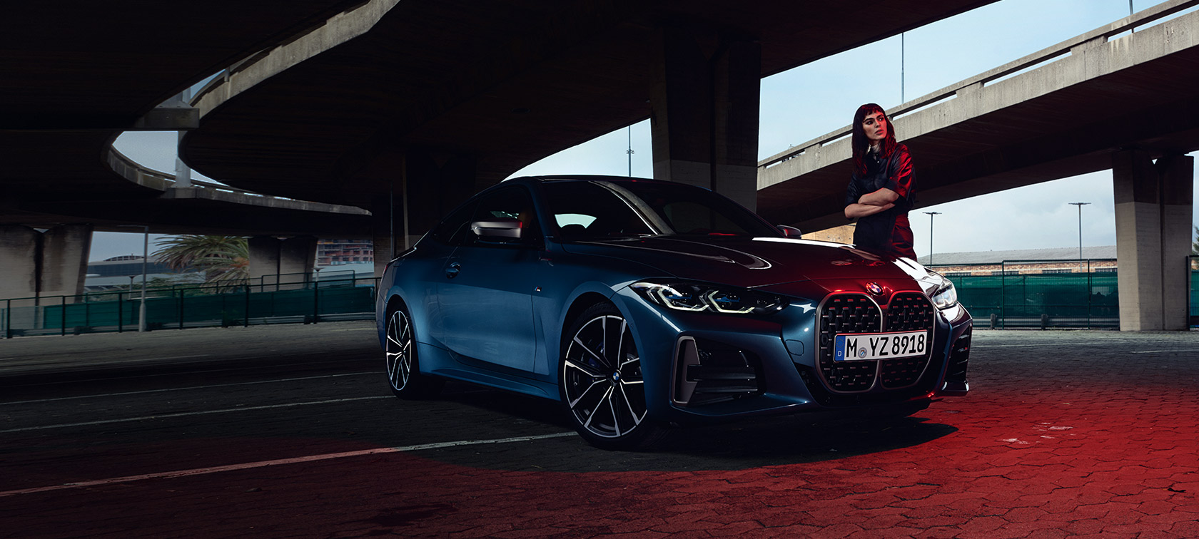 BMW radu 4 Coupé G22 2020 predobočný pohľad