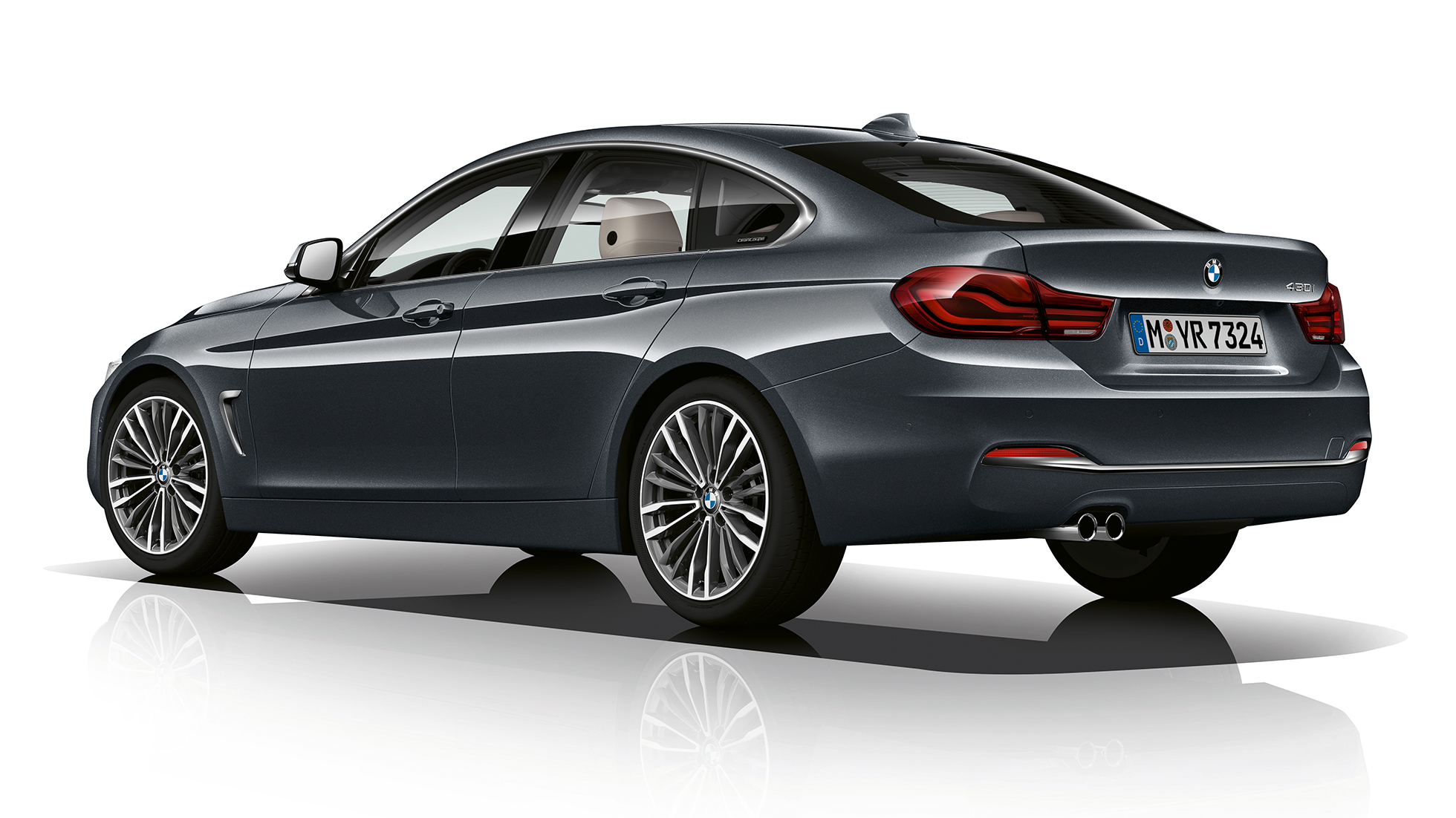 BMW radu 4 Gran Coupé, model Luxury Line, trojštvrťový zadný pohľad BMW radu 4 Gran Coupé, model Luxury Line, trojštvrťový zadný pohľad
