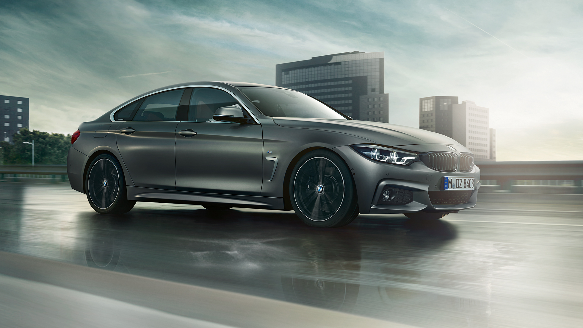 BMW radu 4 Gran Coupé, bočná snímka počas jazdy BMW radu 4 Gran Coupé, bočná snímka počas jazdy