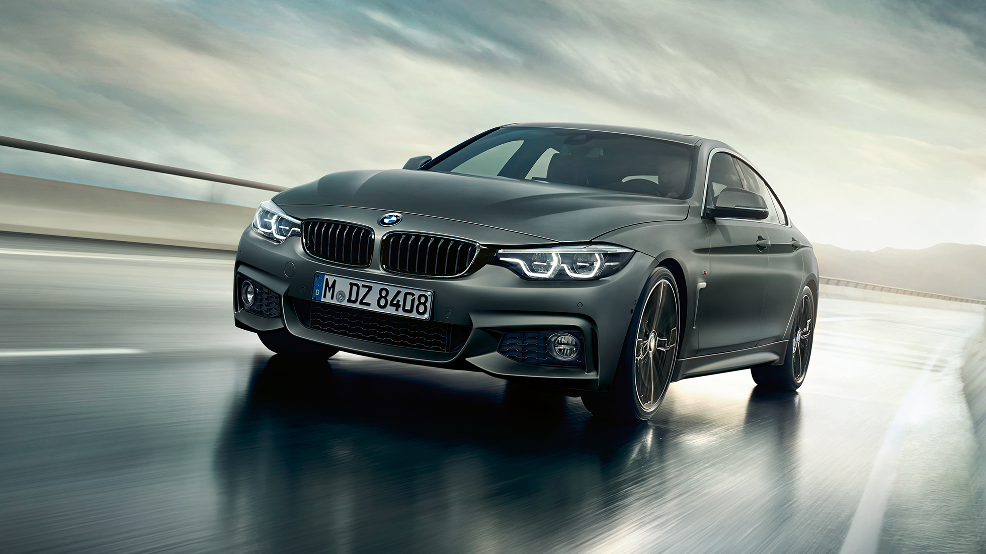 BMW radu 4 Gran Coupé, predný pohľad počas jazdy BMW radu 4 Gran Coupé, predný pohľad počas jazdy