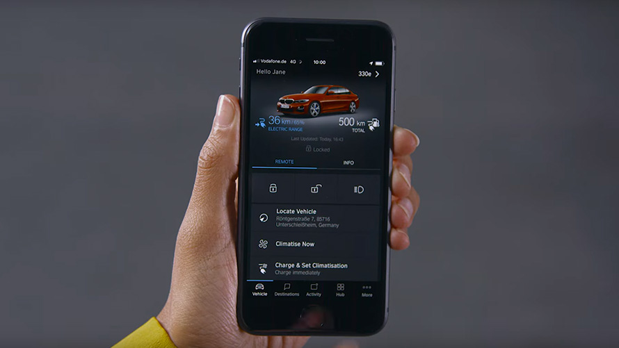 Smartfón s aplikáciou BMW Connected BMW radu 5 Sedan G30 smartfón s aplikáciou BMW Connected detailný pohľad