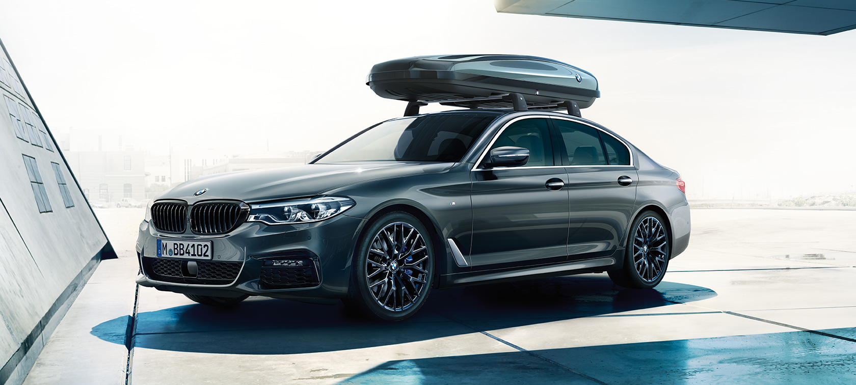 Príslušenstvo BMW radu 5 Sedan G30 BMW radu 5 Sedan G30 a BMW strešný box 520