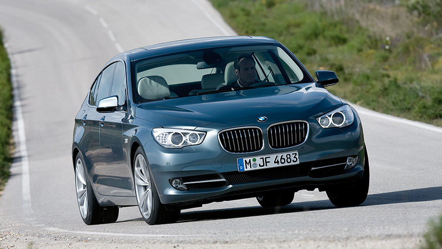 BMW radu 5 Gran Turismo (F07) predobočný záber jazdný BMW radu 5 Gran Turismo (F07) predobočný záber jazdný