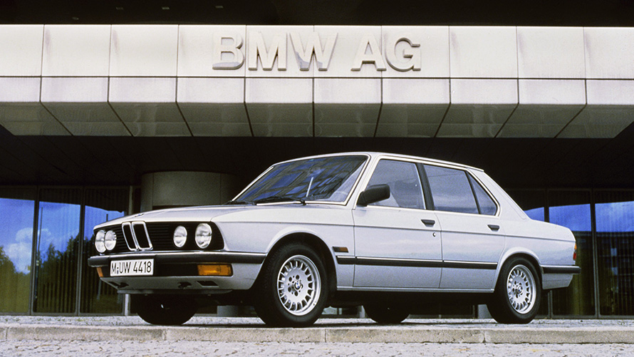 BMW radu 5 Sedan (E28) bočný pohľad statický BMW radu 5 Sedan (E28) bočný pohľad statický