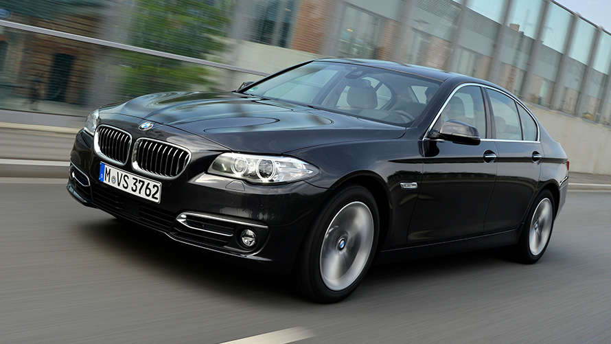 BMW 518d Sedan (F10 LCI) bočný pohľad jazdný BMW 518d Sedan (F10 LCI) bočný pohľad jazdný
