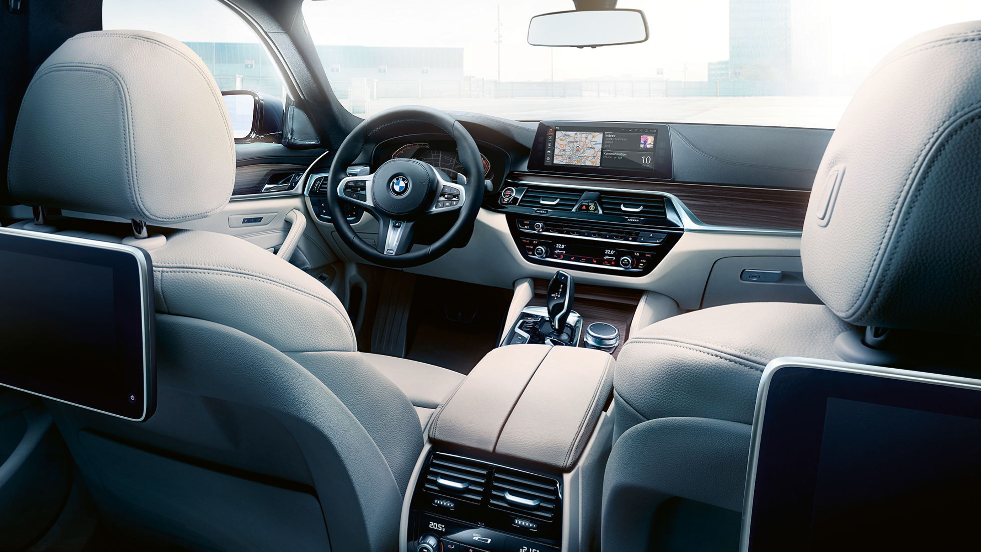 Dizajn kokpitu BMW radu 5 Touring Kokpit BMW radu 5 Touring 530d xDrive Touring G31 metalíza Mediterranean Blue