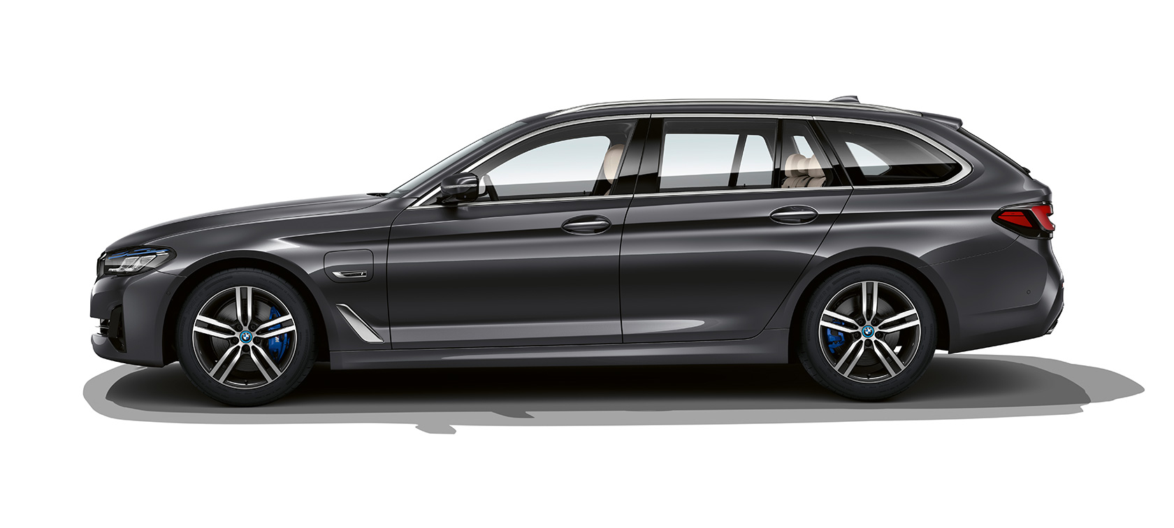 BMW radu 5 Touring G31 statický pohľad BMW radu 5 Touring G31 Facelift 2020 bočný pohľad statický