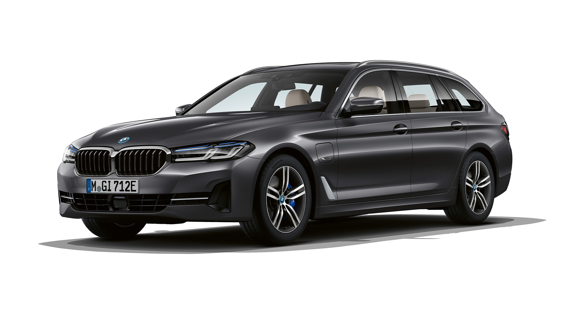 BMW radu 5 Touring G31 2020 základná výbava predný pohľad BMW radu 5 Touring 530i G31 2020 základná výbava Sophisto Grey predobočný pohľad
