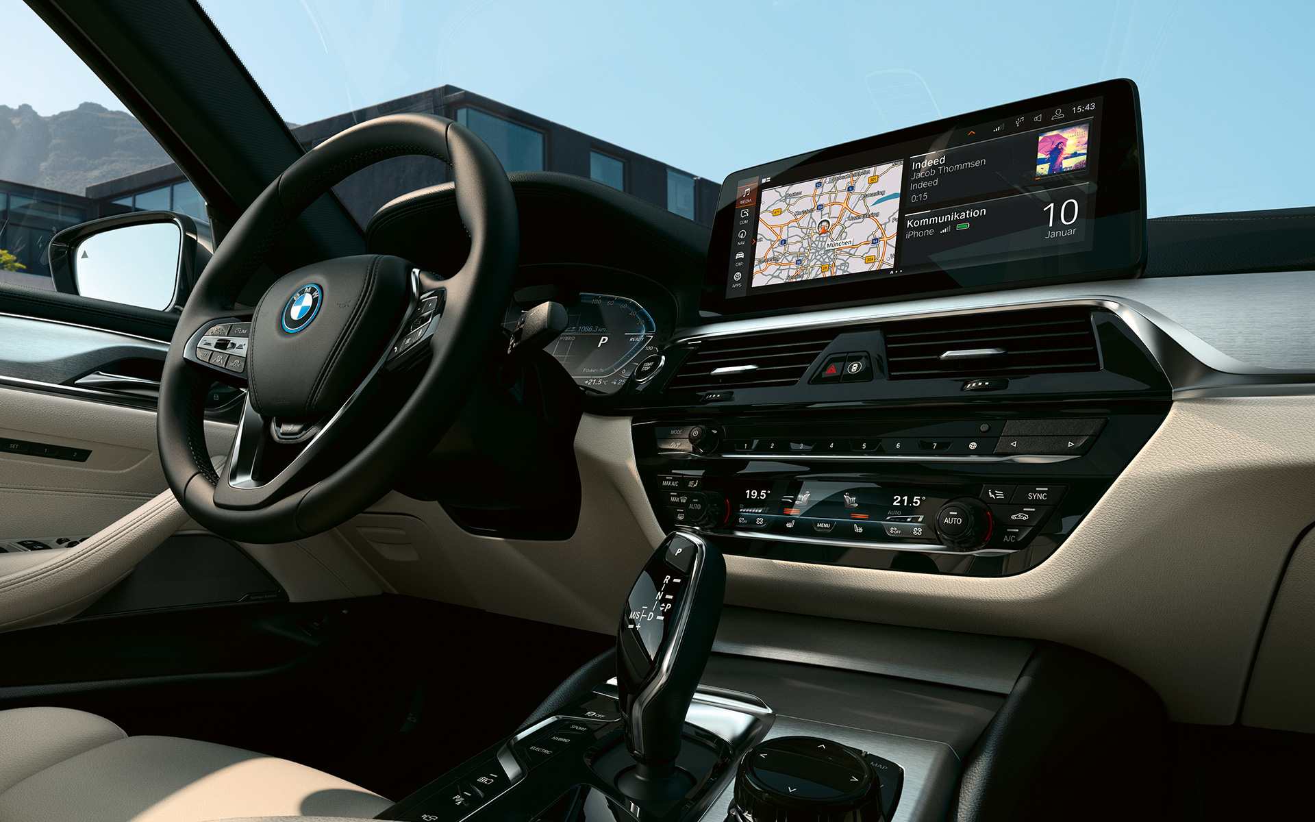Kokpit BMW radu 5 Touring G31 LCI LCFI 4K9 Kokpit BMW radu 5 Touring G31 Facelift 2020 interiér koža Dakota Ivory White interiérové lišty hliníkové s jemným výbrusom a ozdobnými lištami Pearl Chrome