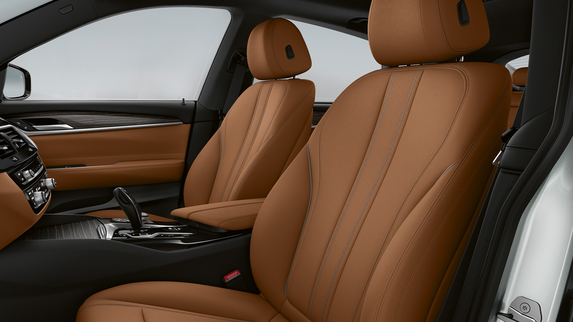 Čalúnenie BMW radu 6 Gran Turismo základná výbava G32 2020 Čalúnenie kožou Dakota Cognac/Black BMW radu 6 Gran Turismo G32 620d 2020 základná výbava interiér