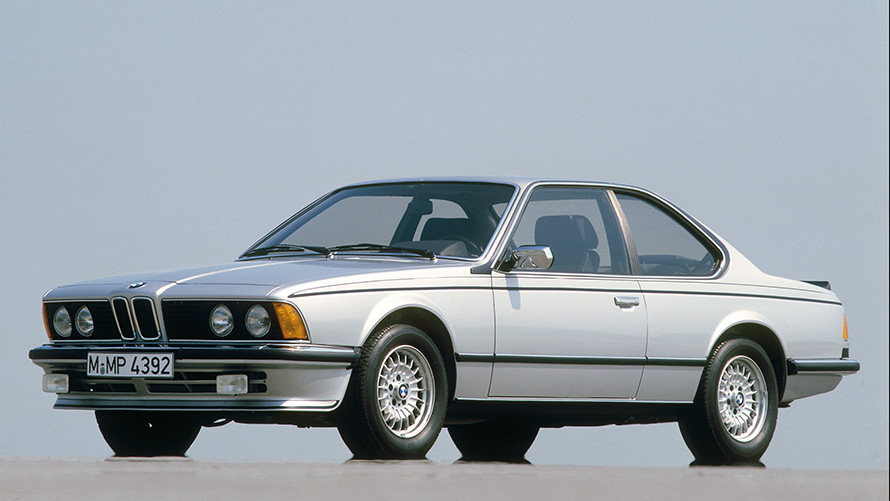 BMW 635CSi (E24) bočný pohľad statický BMW 635CSi (E24) bočný pohľad statický