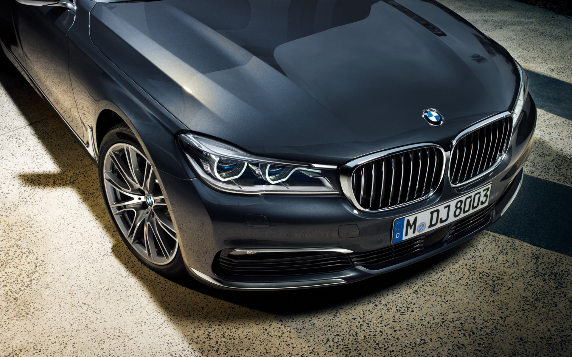 BMW radu 7 Sedan BMW radu 7 Sedan