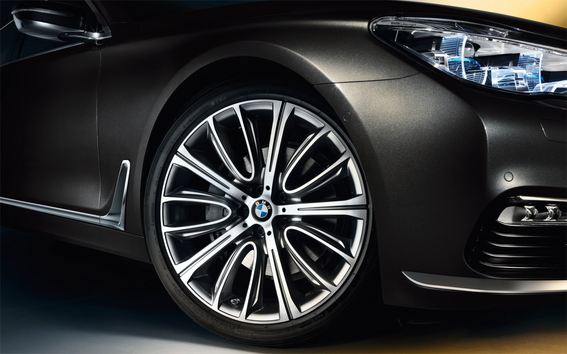 BMW radu 7 Sedan BMW radu 7 Sedan