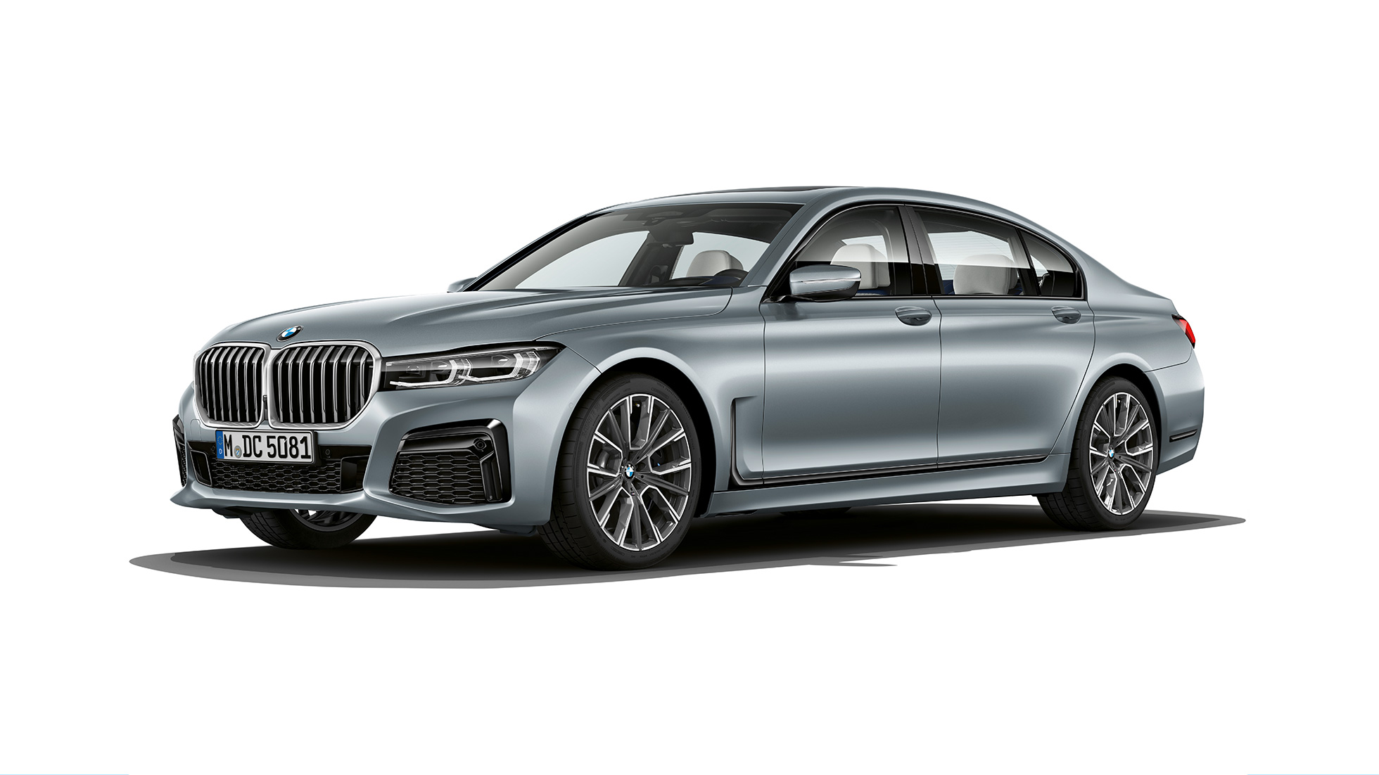 BMW radu 7 Sedan M Sport balík predobočný pohľad BMW radu 7 Sedan metalíza Frozen Bluestone M Sport balík predobočný pohľad