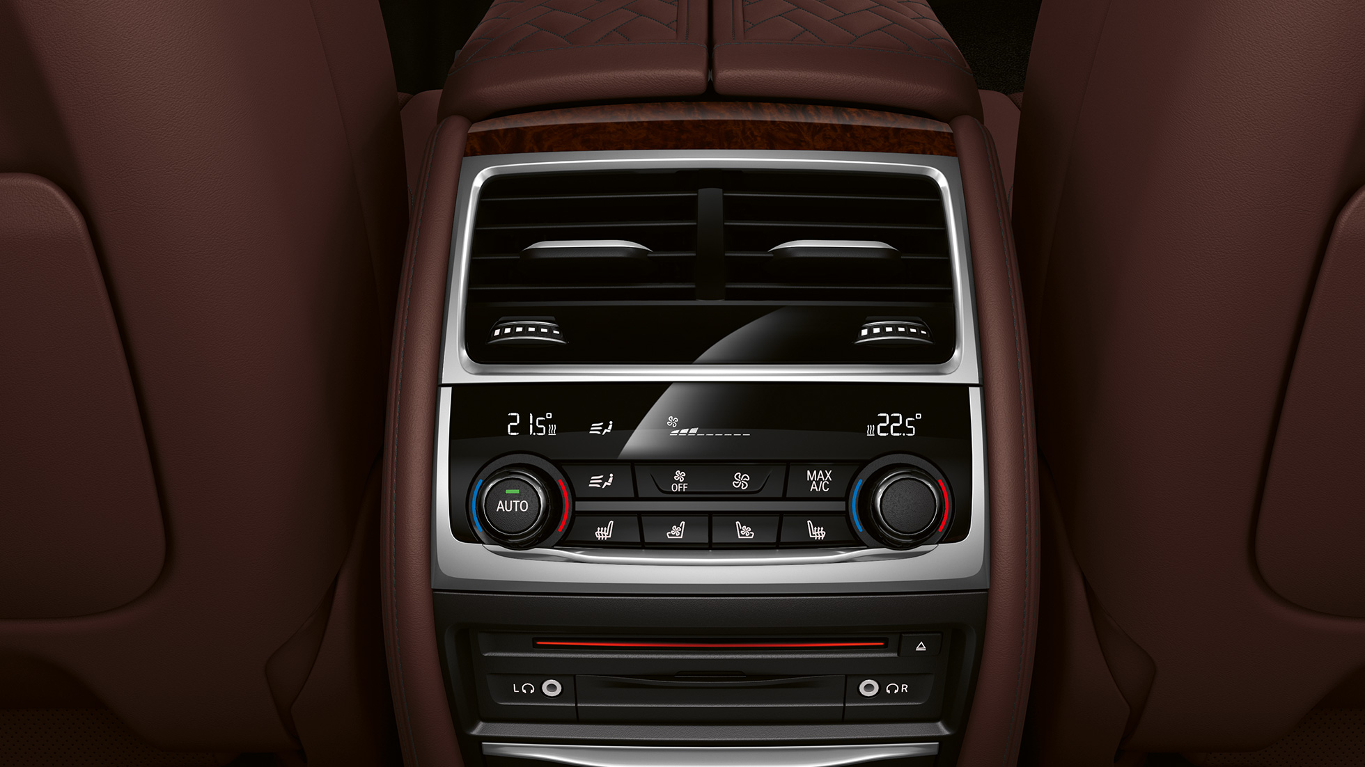 BMW radu 7 Sedan s balíkom M Sport, ovládací systém klimatizácie BMW radu 7 Sedan s balíkom M Sport: Detail ovládacieho systému klimatizácie
