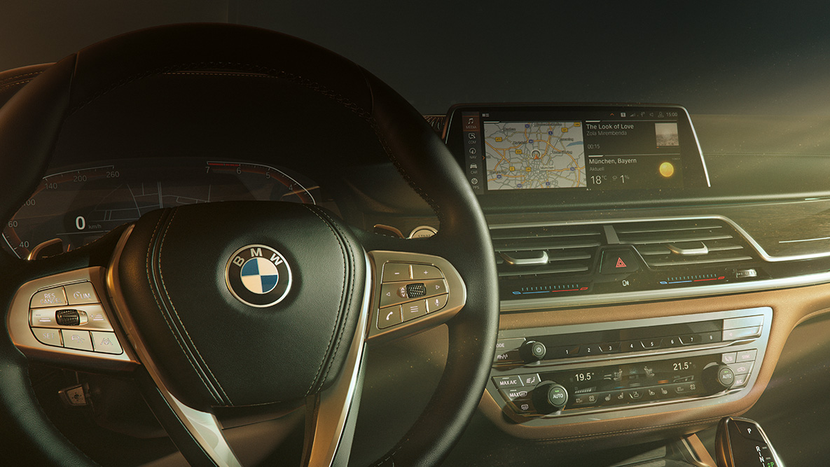 BMW radu 7 Sedan BMW Remote Software Upgrade BMW Remote Software Upgrade: detail na prístrojový panel