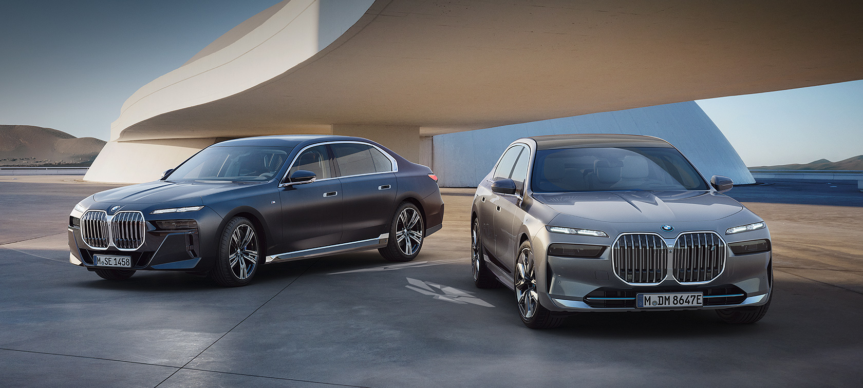 BMW radu 7 Sedan (G70) BMW i7 (G70) predobočný pohľad statický BMW radu 7 Sedan (G70) BMW i7 (G70) predobočný pohľad statický