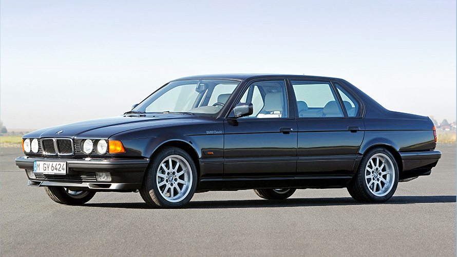BMW radu 7 Sedan (E32) bočný pohľad statický BMW radu 7 Sedan (E32) bočný pohľad statický