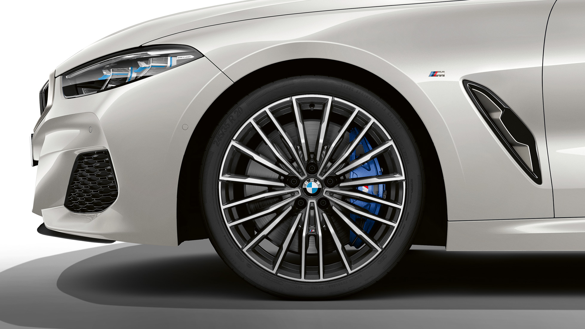 BMW M850i xDrive, 20“ disky z ľahkej zliatiny Multi-spoke 729 M. BMW M850i xDrive, 20“ disky z ľahkej zliatiny Multi-spoke 729 M.