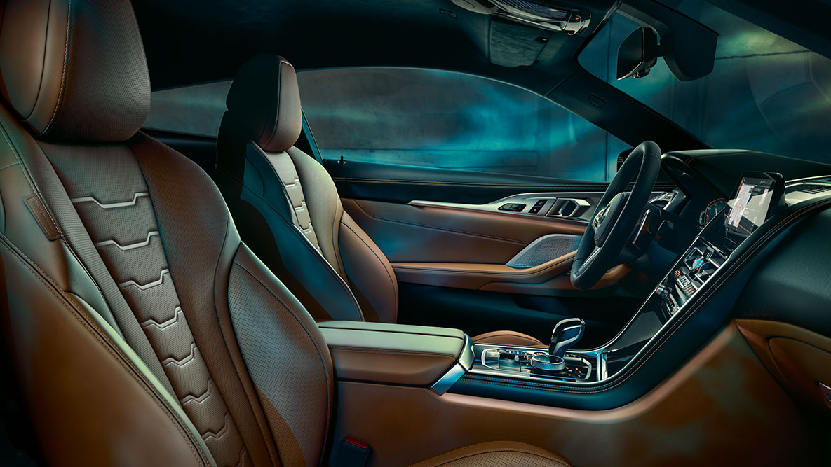 Interiér BMW radu 8 Coupé. Interiér BMW radu 8 Coupé s výbavou BMW Individual.