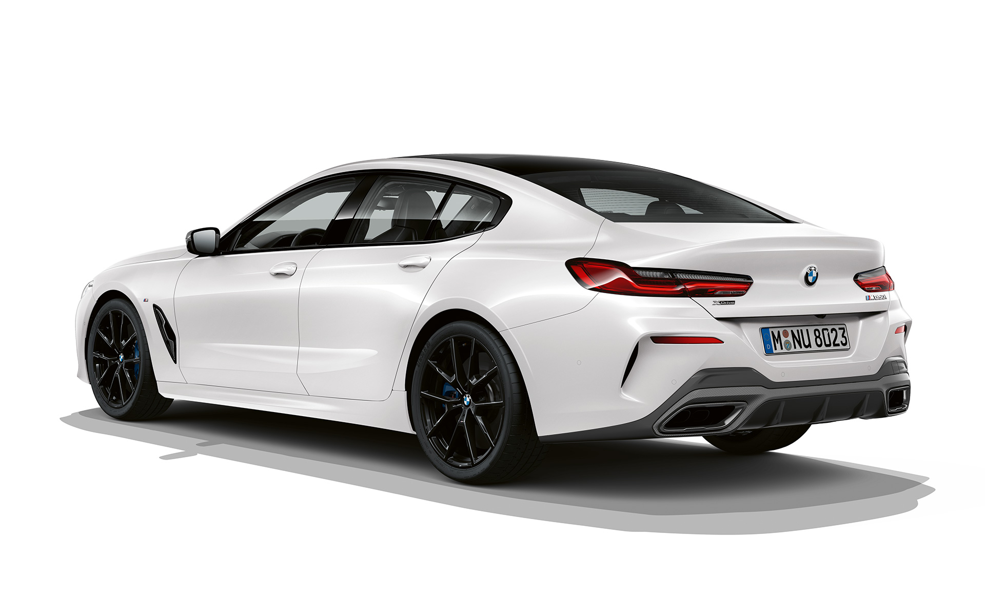 Pure Contrast trojštvrťový zadný pohľad BMW radu 8 Gran Coupé, Pure Contrast trojštvrťový zadný pohľad