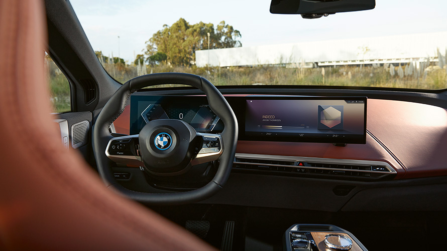 BMW iX i20 elektrické SUV BMW iDrive BMW iX i20 2021 elektrické SUV BMW iDrive ovládač interiér Suite kokpit
