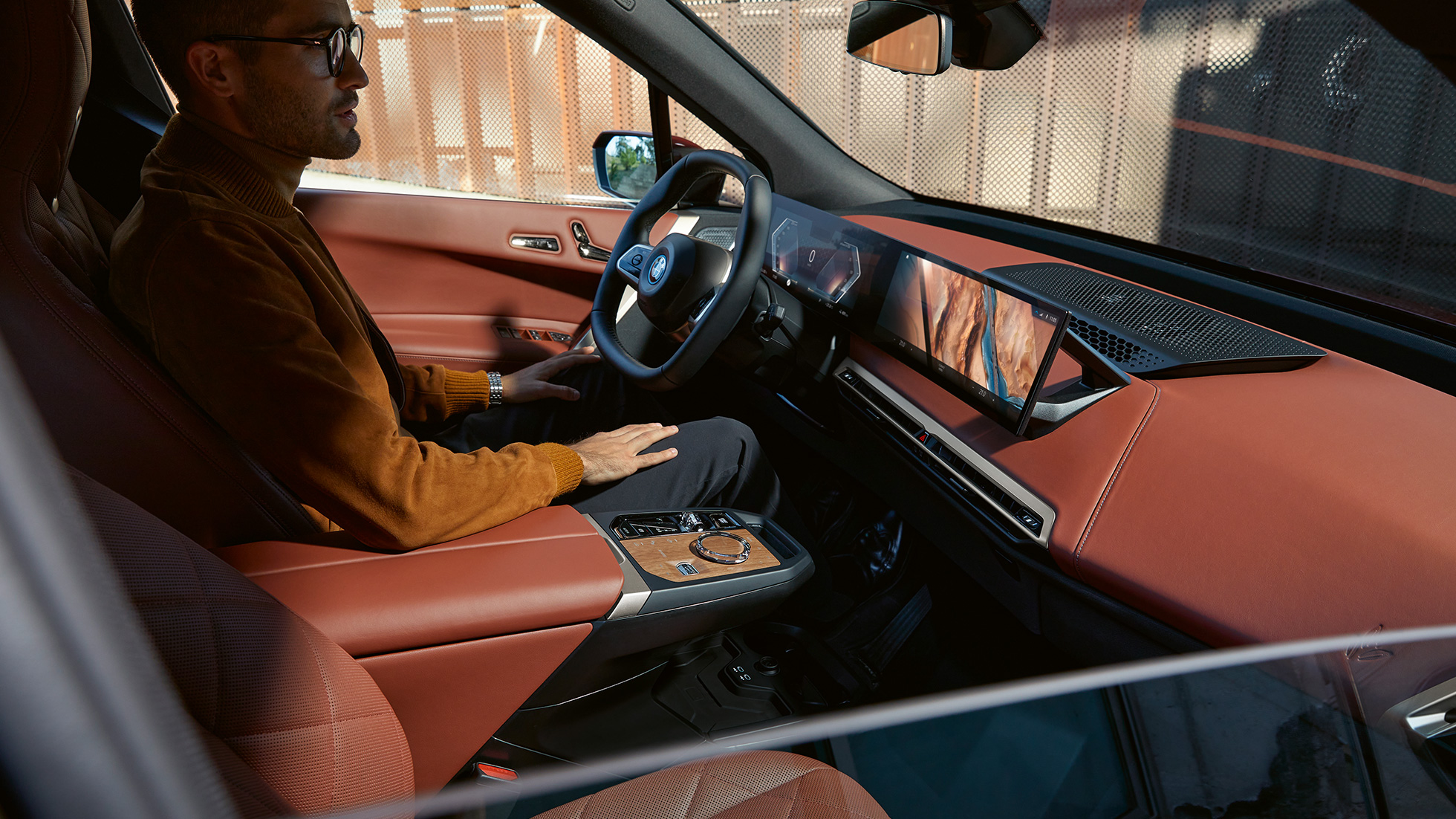BMW iX i20 užívateľské rozhranie iDrive Castanea BMW iX i20 interiér užívateľské rozhranie iDrive Castanea
