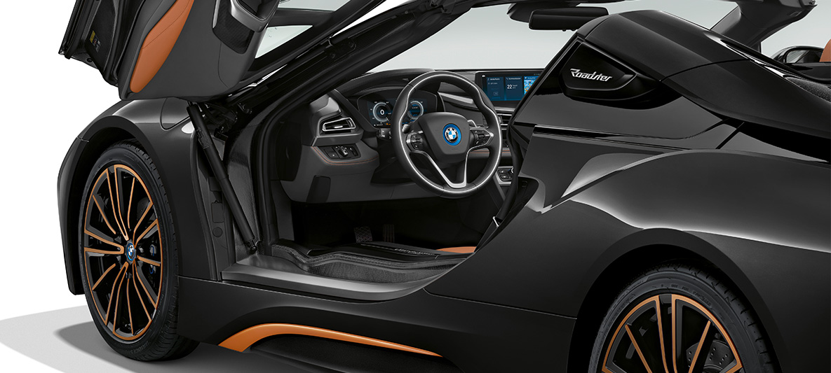 Krídlové dvere, BMW i8 Roadster Ultimate Sophisto Edition Otvorené krídlové dvere, BMW i8 Roadster Ultimate Sophisto Edition, Sophisto Grey