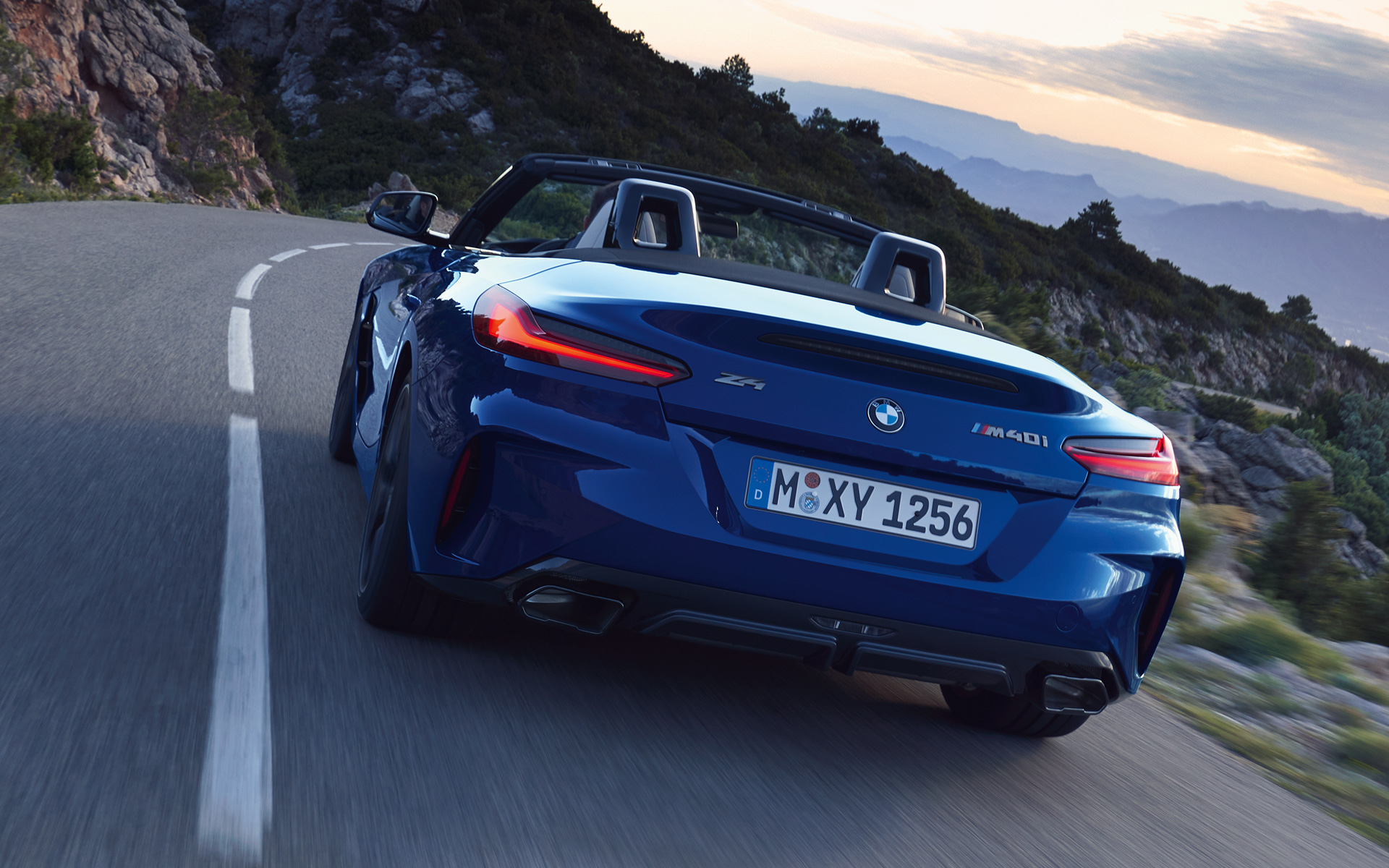 BMW Z4 M40i G29 2022 Portimao Blue predobočný pohľad
