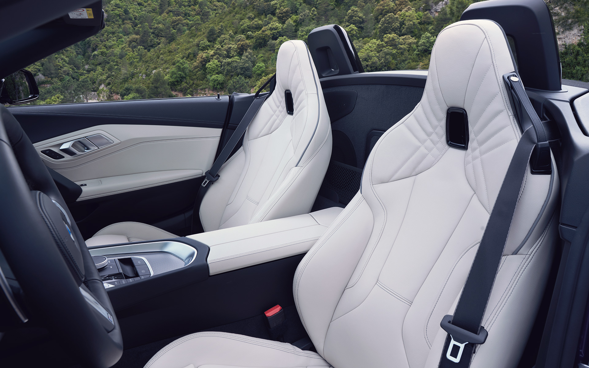 BMW Z4 M40i G29 2022 Portimao Blue modelovo špecifické výduchy Air Breather a disky z ľahkej zliatiny