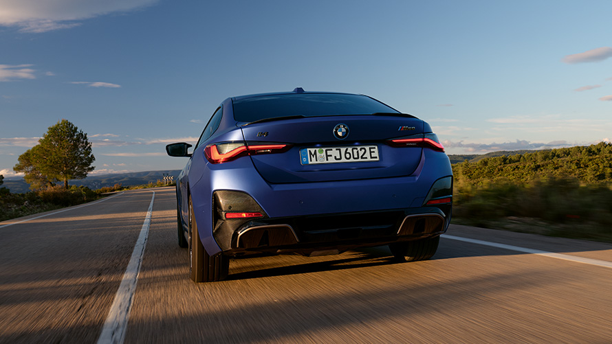 BMW i4 M50 G26 2021 jazdný režim SPORT+ BMW i4 M50 G26 2021 zvuk jazdný režim SPORT+