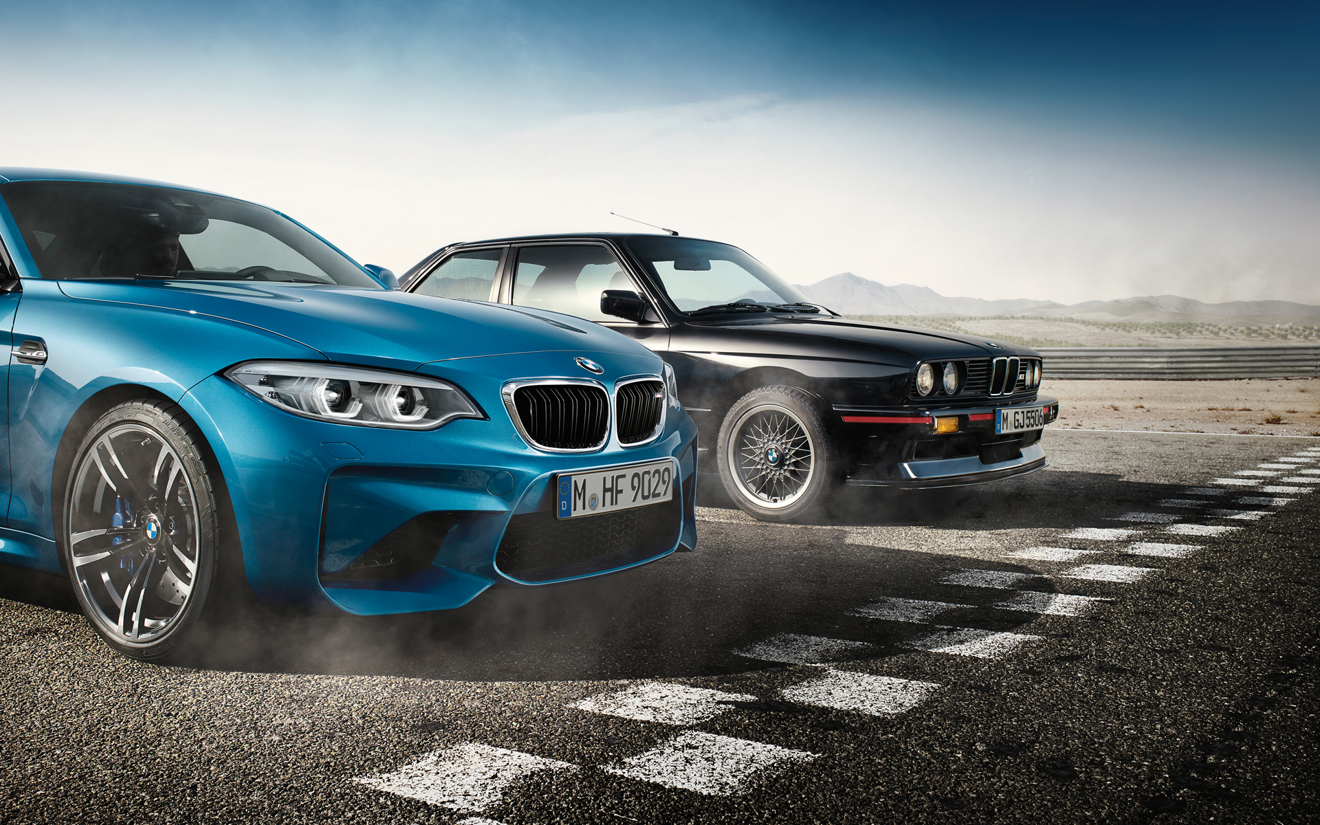 Dizajn a koncepcia vychádzajú z historických koreňov BMW M GmbH. Dizajn a koncepcia vychádzajú z historických koreňov BMW M GmbH.