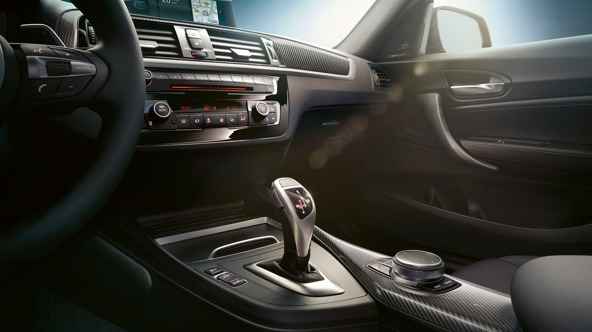 Radiaca páka BMW M240i Coupé Radiaca páka BMW M240i Coupé F22 2017 interiér