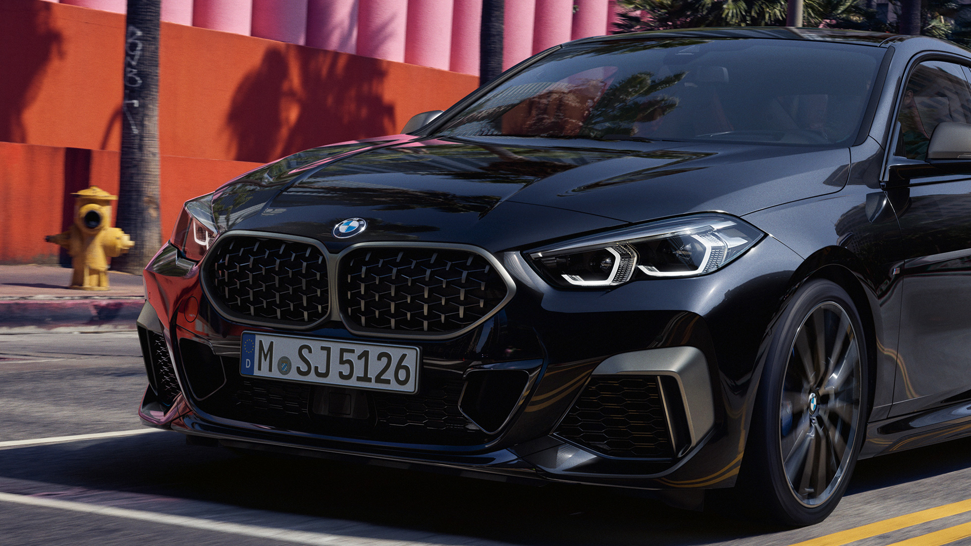 Dizajn exteriéru BMW M235i xDrive Gran Coupé Dizajn exteriéru BMW M235i xDrive Gran Coupé 2020 v metalickej farbe Black Sapphire, F44 predný pohľad