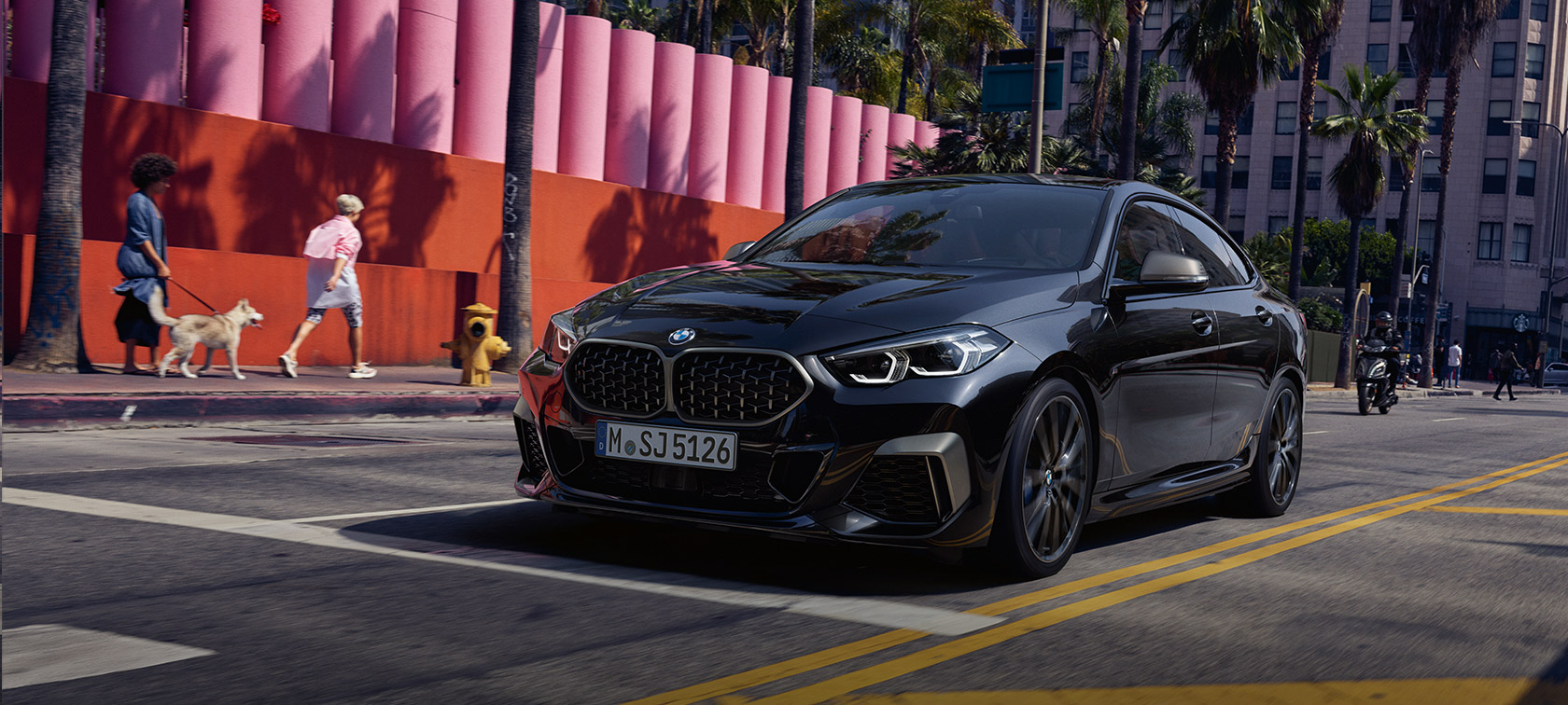 BMW M235i xDrive Gran Coupé F44 2020 Black Sapphire metalíza predobočný pohľad