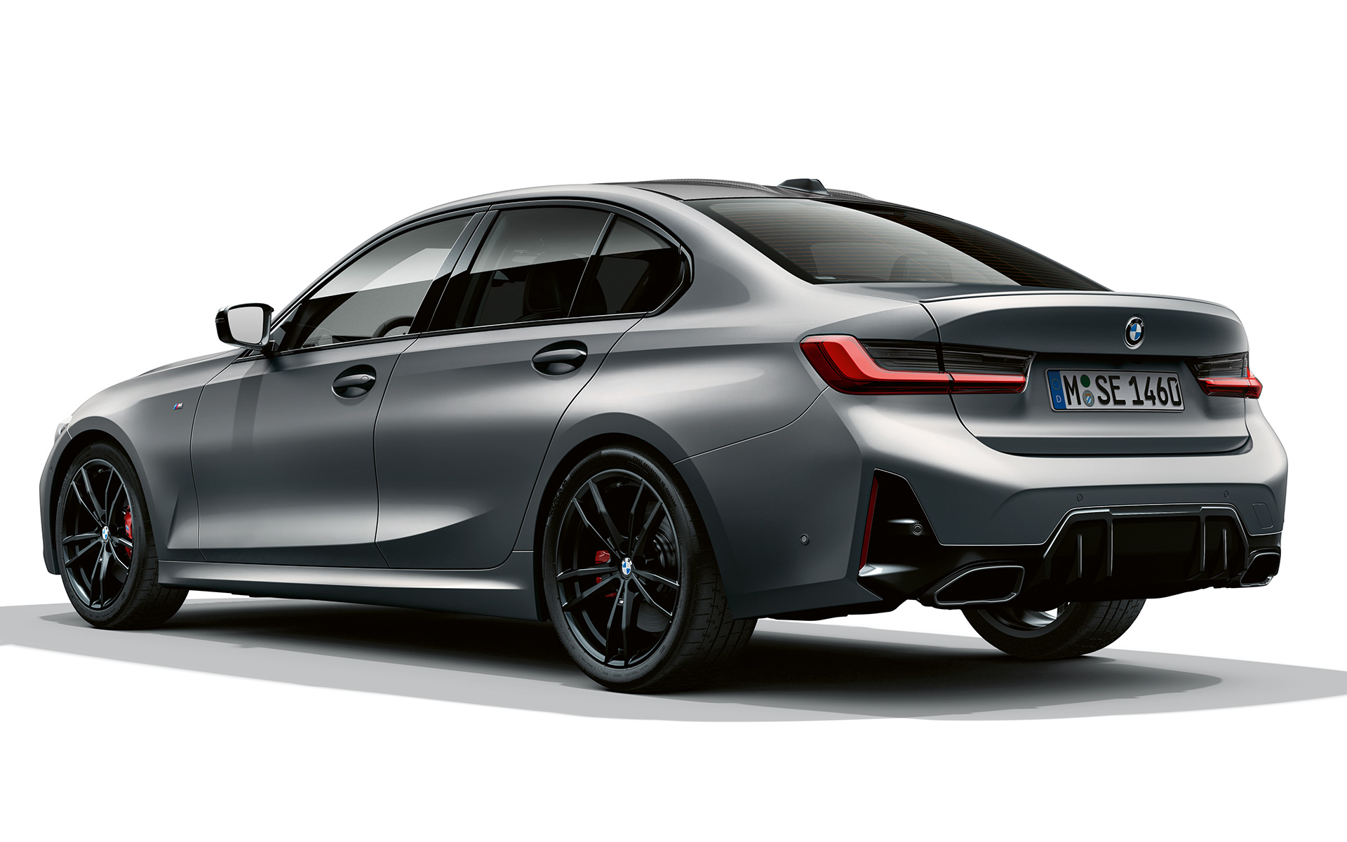 M zadný spojler BMW M340i xDrive Sedan G20 BMW M340i xDrive Sedan G20 BMW Individual Frozen Pure Grey zadobočný pohľad s M zadným spojlerom