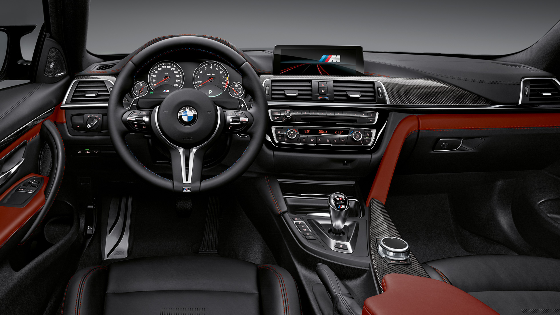 BMW M4 Coupé, kokpit BMW M4 Coupé, dizajn, kokpit