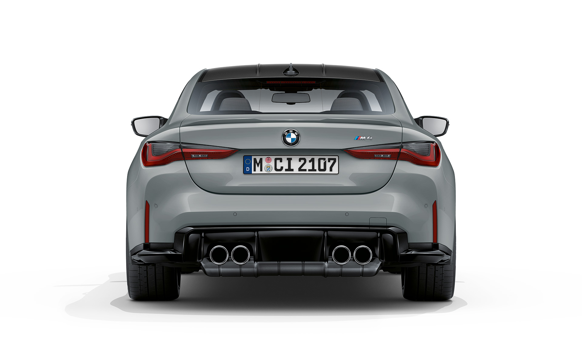BMW M4 Coupé G82 2020 metalíza Brooklyn Grey zadný pohľad