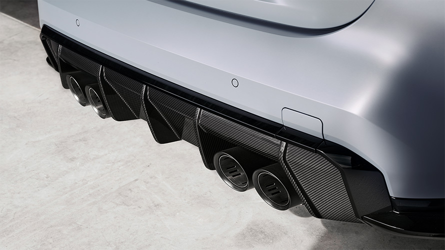 Titánový výfukový systém s matnými čiernymi koncovkami BMW M4 CSL G82 BMW M4 CSL G82 BMW Individual metalíza Frozen Brooklyn Grey Titánový výfukový systém s matnými čiernymi koncovkami detailný pohľad zadný