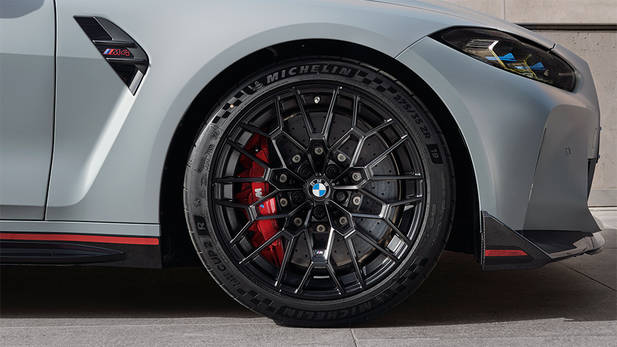 Pneumatiky Ultra Track na ľahkých diskoch kolies, exkluzívne pre CSL BMW M4 CSL G82 BMW M4 CSL G82 BMW Individual metalíza Frozen Brooklyn Grey Pneumatiky Ultra Track na ľahkých diskoch kolies, exkluzívne pre CSL