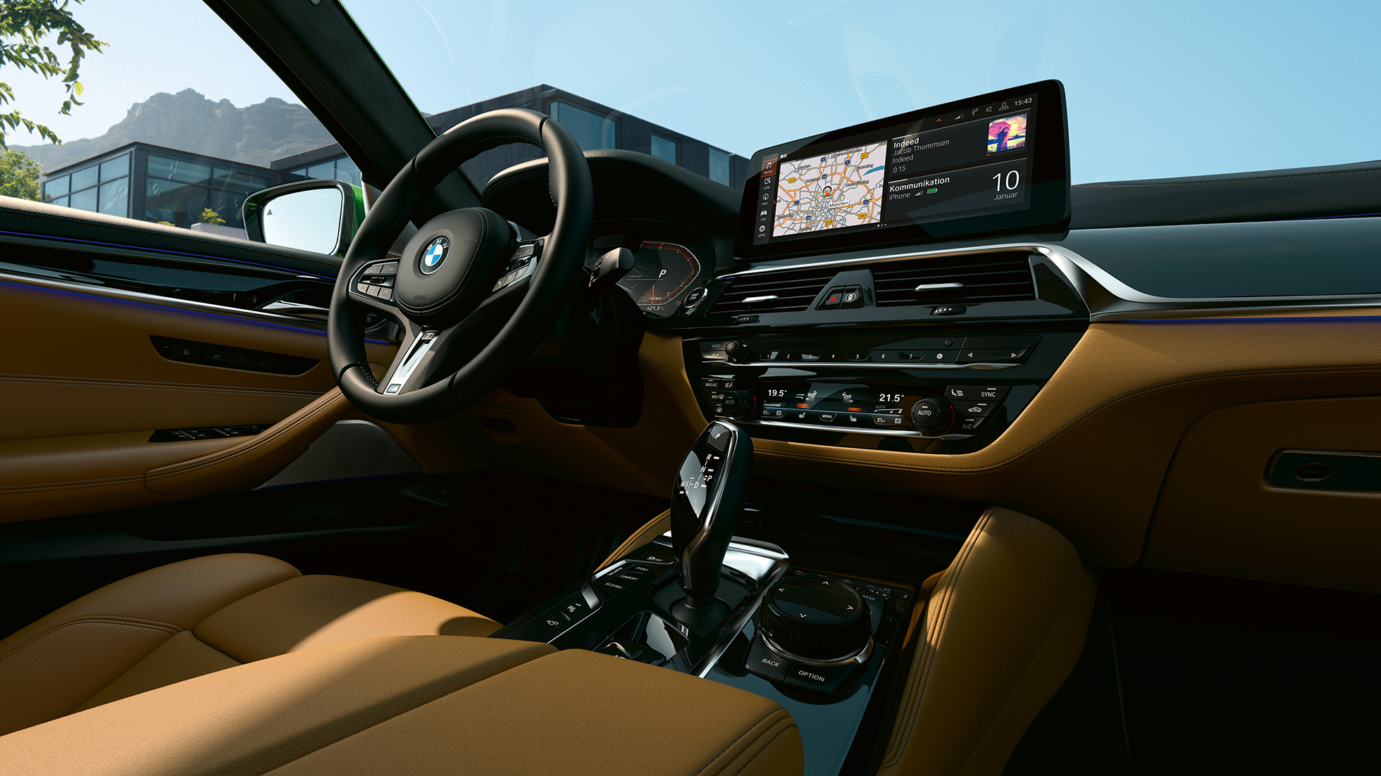BMW M550i xDrive Sedan G30 LCI Facelift 2020 kokpit a 12,3-palcový displej BMW M550i xDrive Sedan G30 LCI Facelift 2020 kokpit a 12,3-palcový displej