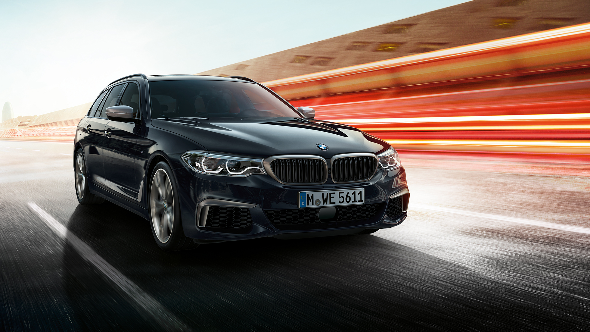 BMW obličky BMW M550d xDrive Touring BMW obličky BMW M550d xDrive Touring G31 metalíza Azurite Black detailný predný pohľad