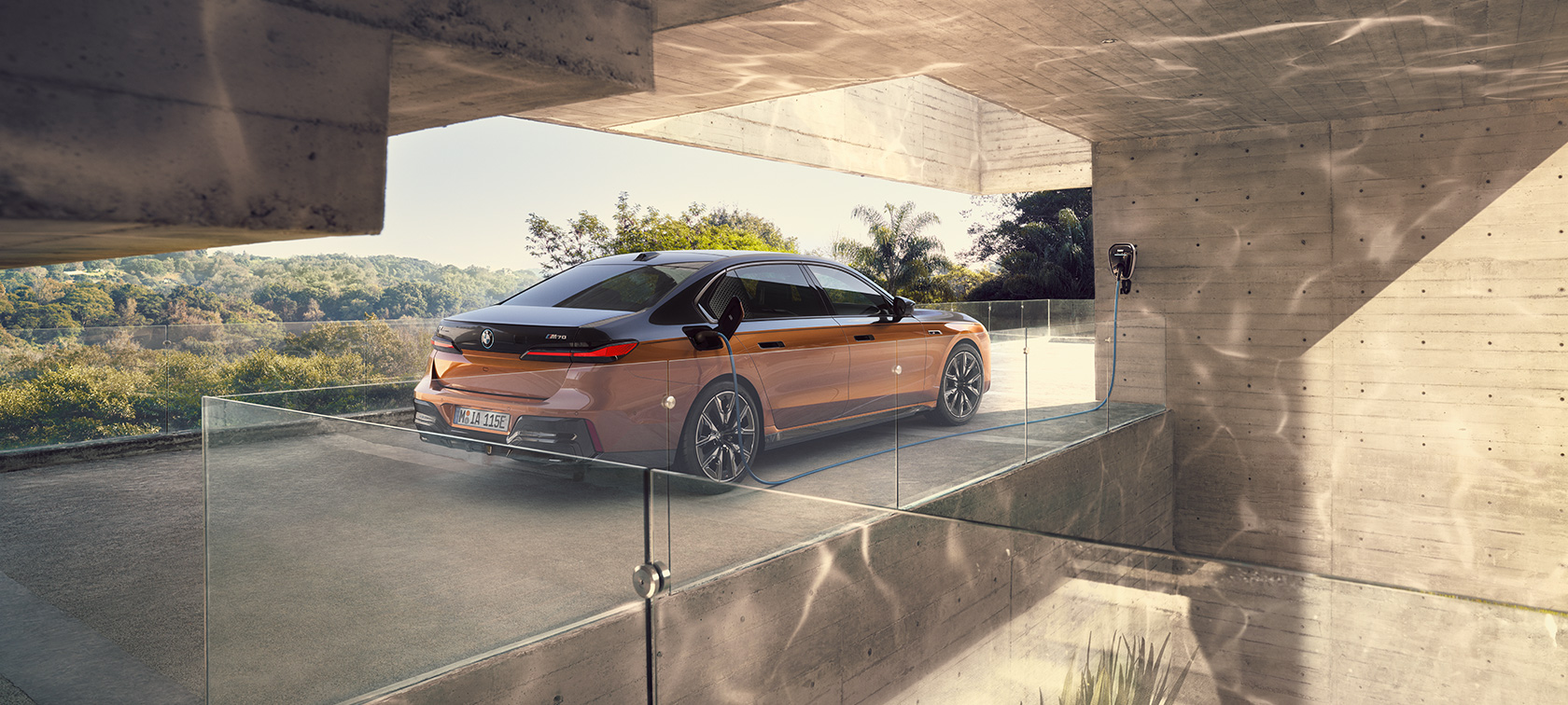 Video exteriér BMW i7 M70 xDrive Sedan G70 BMW i7 M70 xDrive Sedan G70 video exteriér